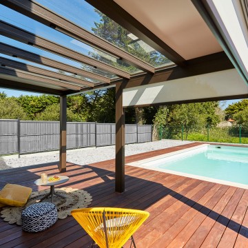 Pergola sur-mesure vitrée