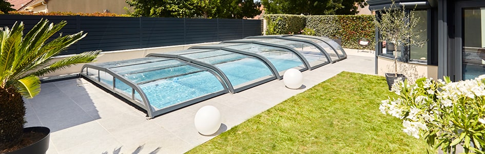 abri de piscine bas