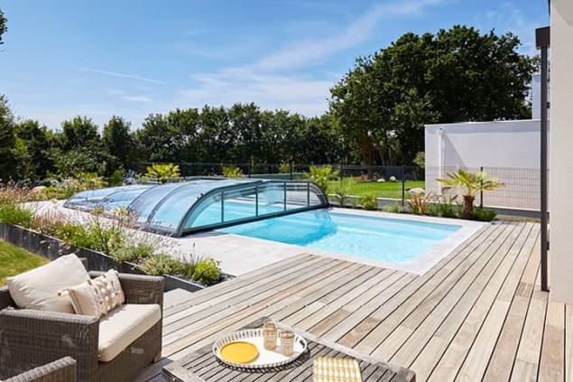 abri de piscine bas