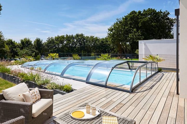 abri piscine bas