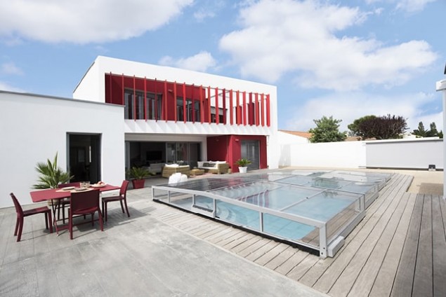 Abri de piscine semi-plat