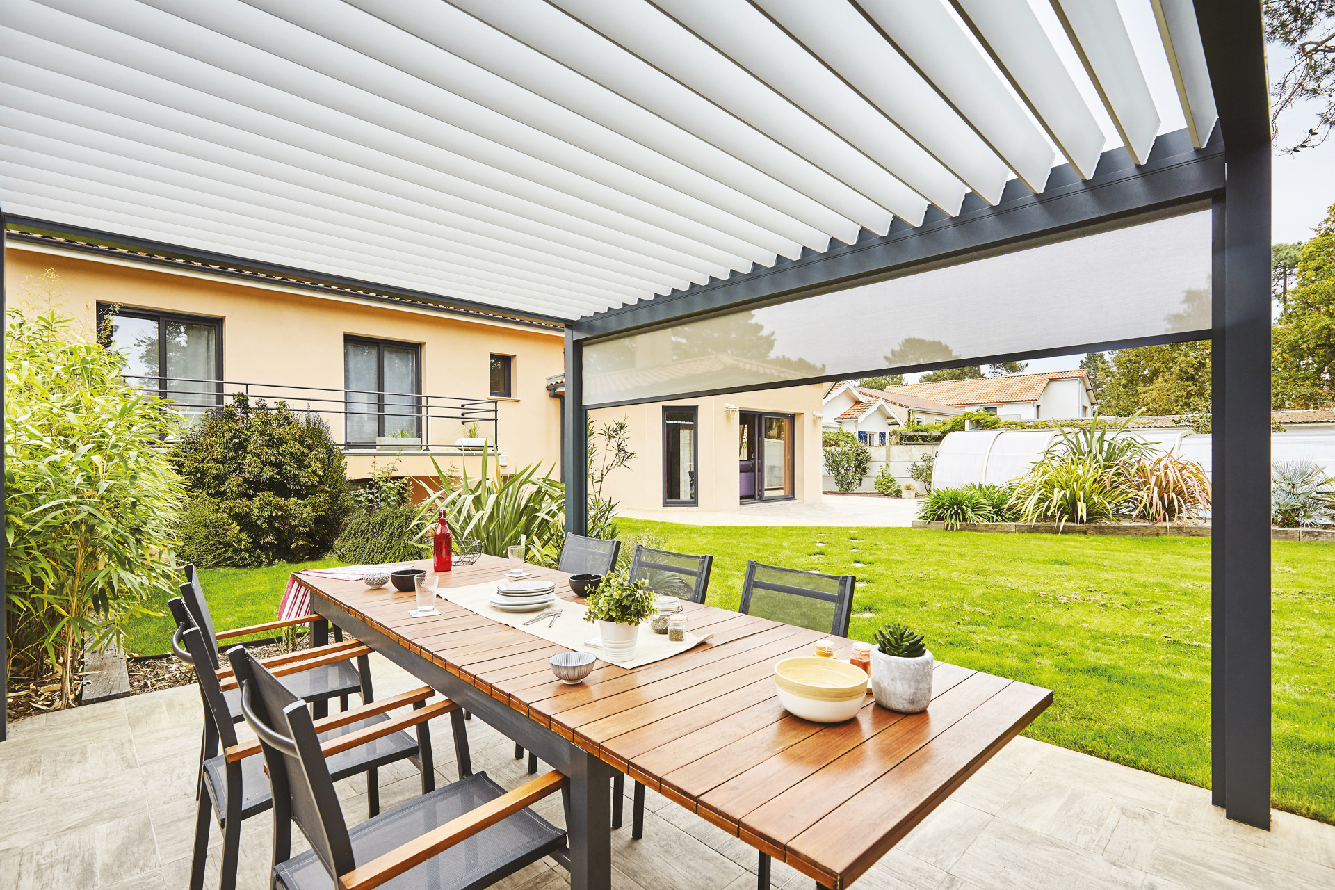 Le choix d&rsquo;une pergola autoportée sur-mesure
