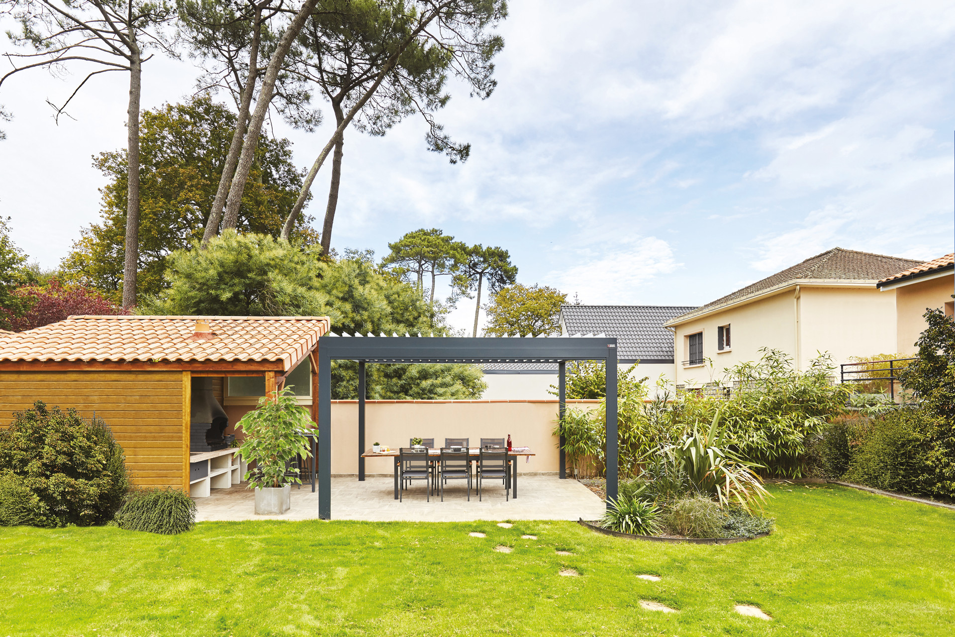 Optez pour une pergola Autoportée en aluminium
