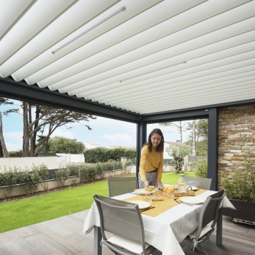 Pergola Bioclimatik à lames orientables