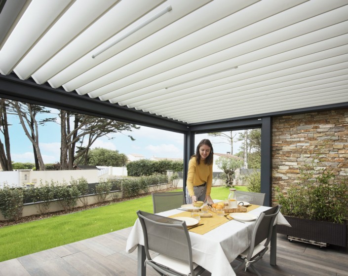 Pergola Bioclimatik à lames orientables