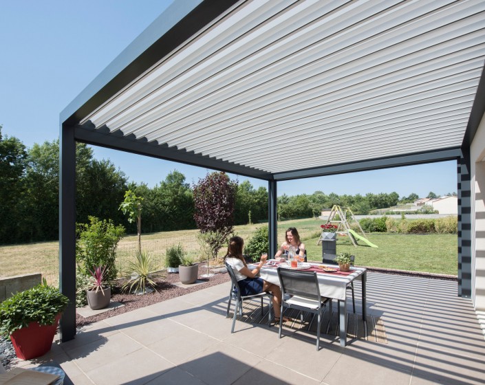 Pergola Bioclimatik à lames orientables