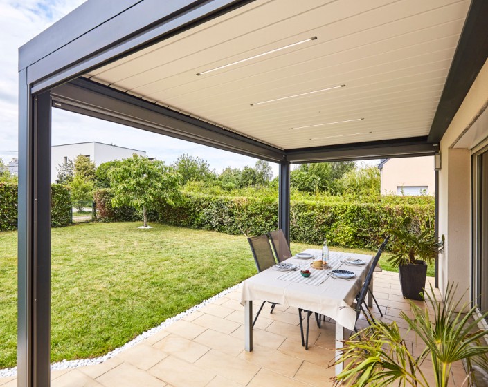 Pergola Bioclimatik à lames orientables