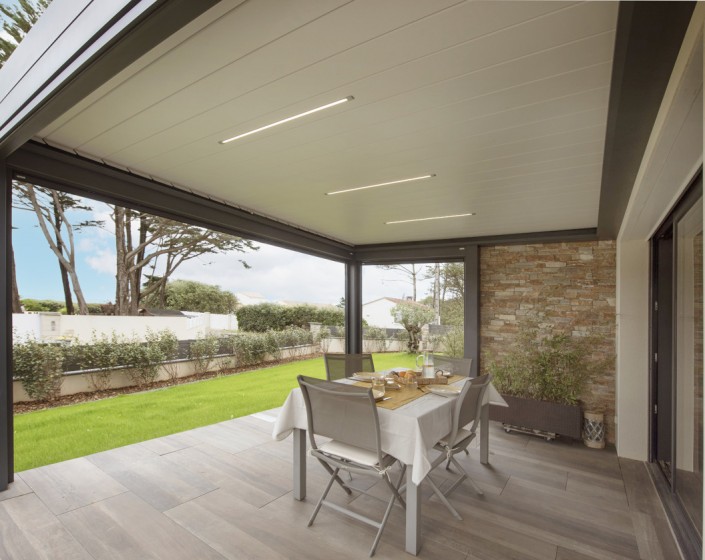 Pergola Bioclimatik à lames orientables