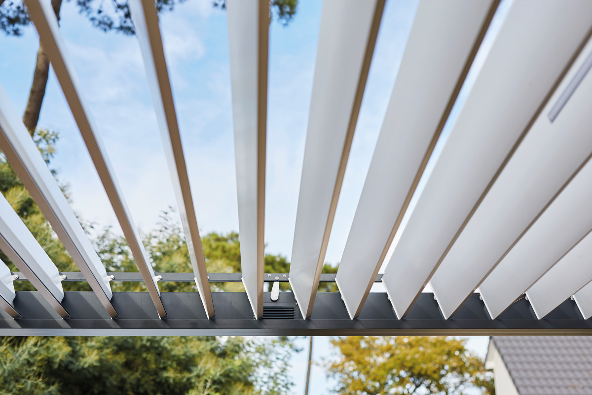 Pergola bioclimatique électrique