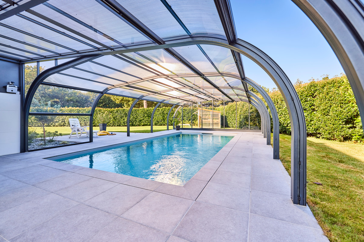 Abri de piscine haut de François | Espace de vie et protection pour votre piscine | Gustave Rideau