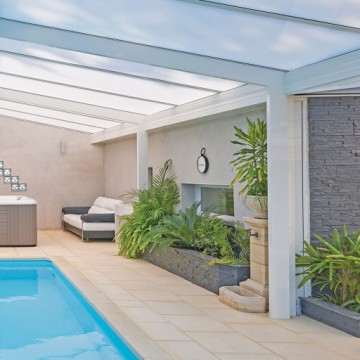 Pergola en aluminium et polycarbonate : la solution idéale pour votre terrasse