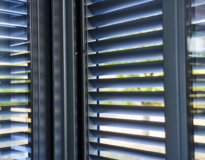 Le brise-soleil en aluminium : une protection idéale pour la véranda