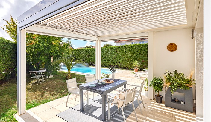 Pergola Bioclimatik à lames orientables
