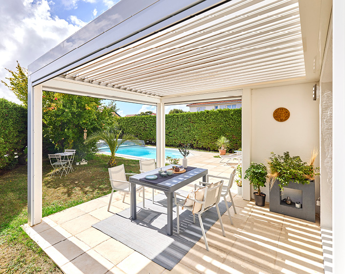 Pergola Bioclimatik à lames orientables