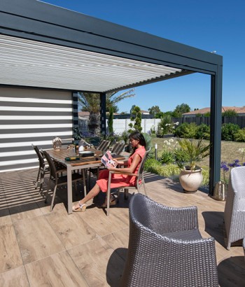 Pergola Bioclimatik à lames orientables