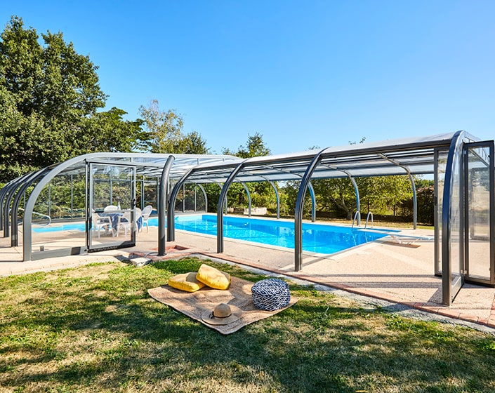 L’abri de piscine est-il rentable ? Zoom sur un investissement gagnant