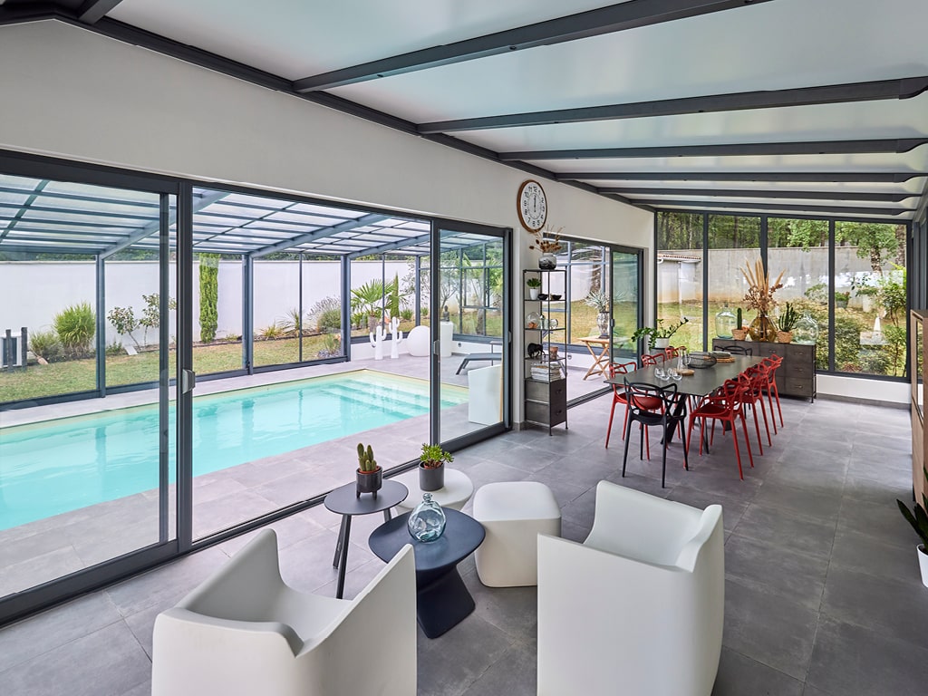 Véranda Esprit et abri de piscine haut de Frédéric | Confort et espace extérieur | Gustave Rideau