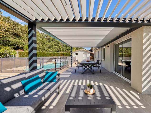 pool house