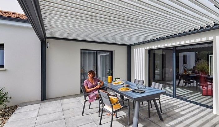 Pergola Bioclimatik à lames orientables
