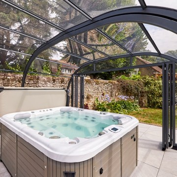 Abri de spa Graphik télescopique