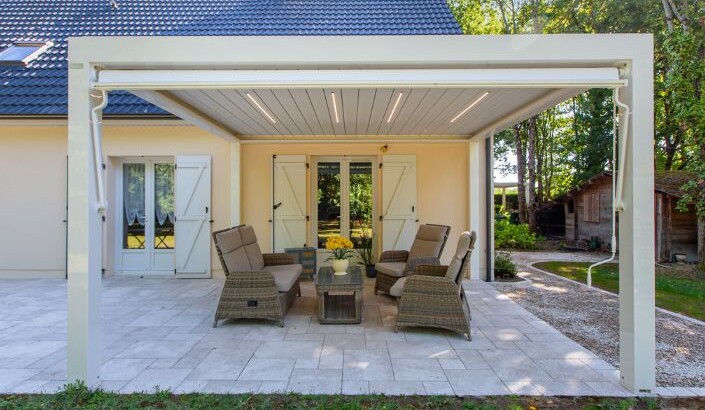Pergola Bioclimatik à lames orientables