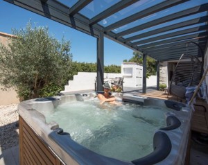 abri de spa pergola LUMINOV