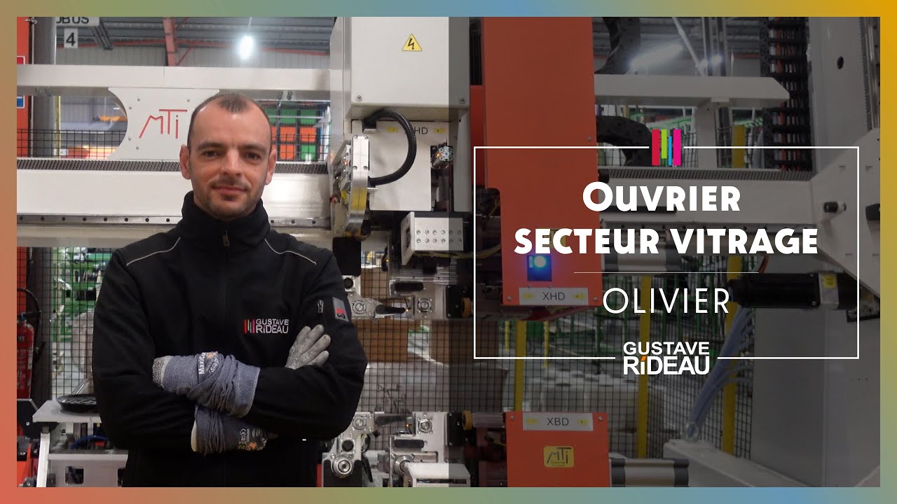 Découvrez comment sont réalisées les baies vitrées de nos vérandas avec Olivier !
