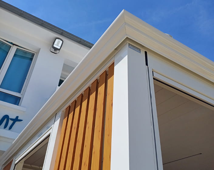Pergola Bioclimatik à lames orientables
